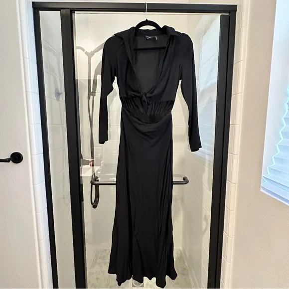 ASOS DESIGN cut out midi shirt dress with knot front detail in black - Picture 2 of 3